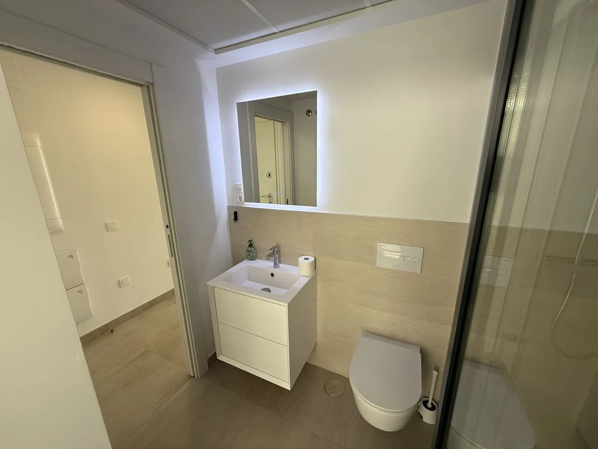 8d8dad6b-1539-407e-afd5-3e30d9935702