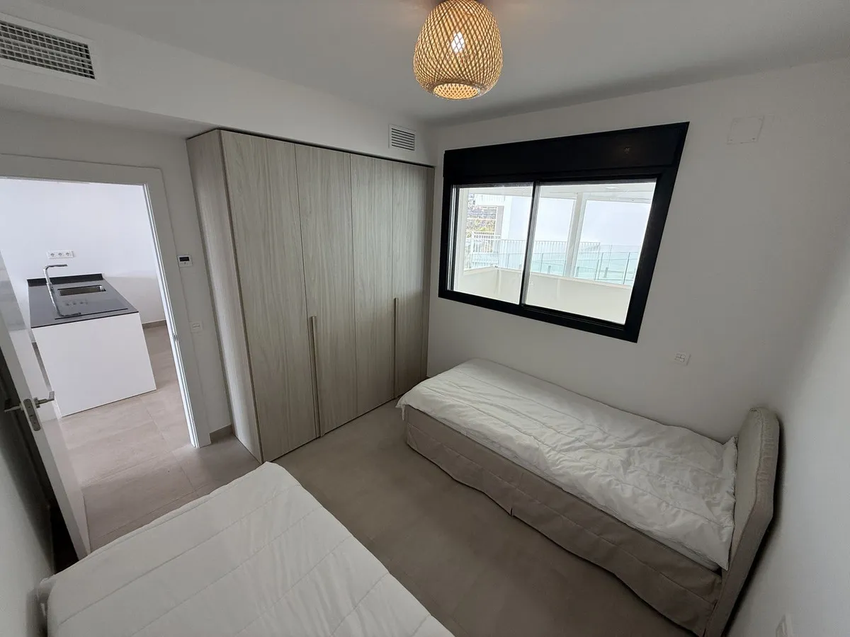 b972eeb7-255b-486c-9156-8f45bc2cdfd0