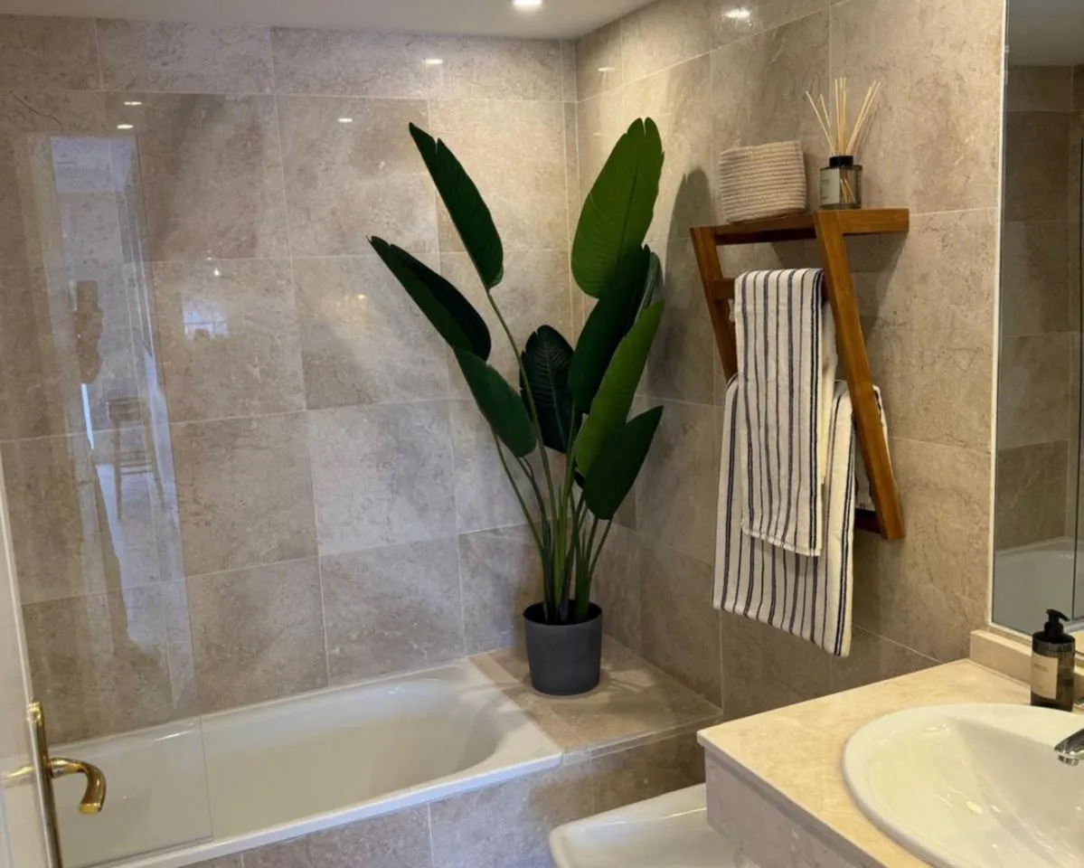 1b6fdb7d-318f-4a72-b43d-d48f1c2f255d