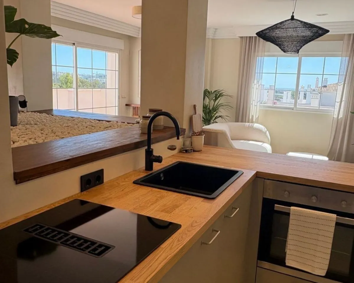 ad0cdcf9-2fb8-4da9-8be4-4910c5a3efb6