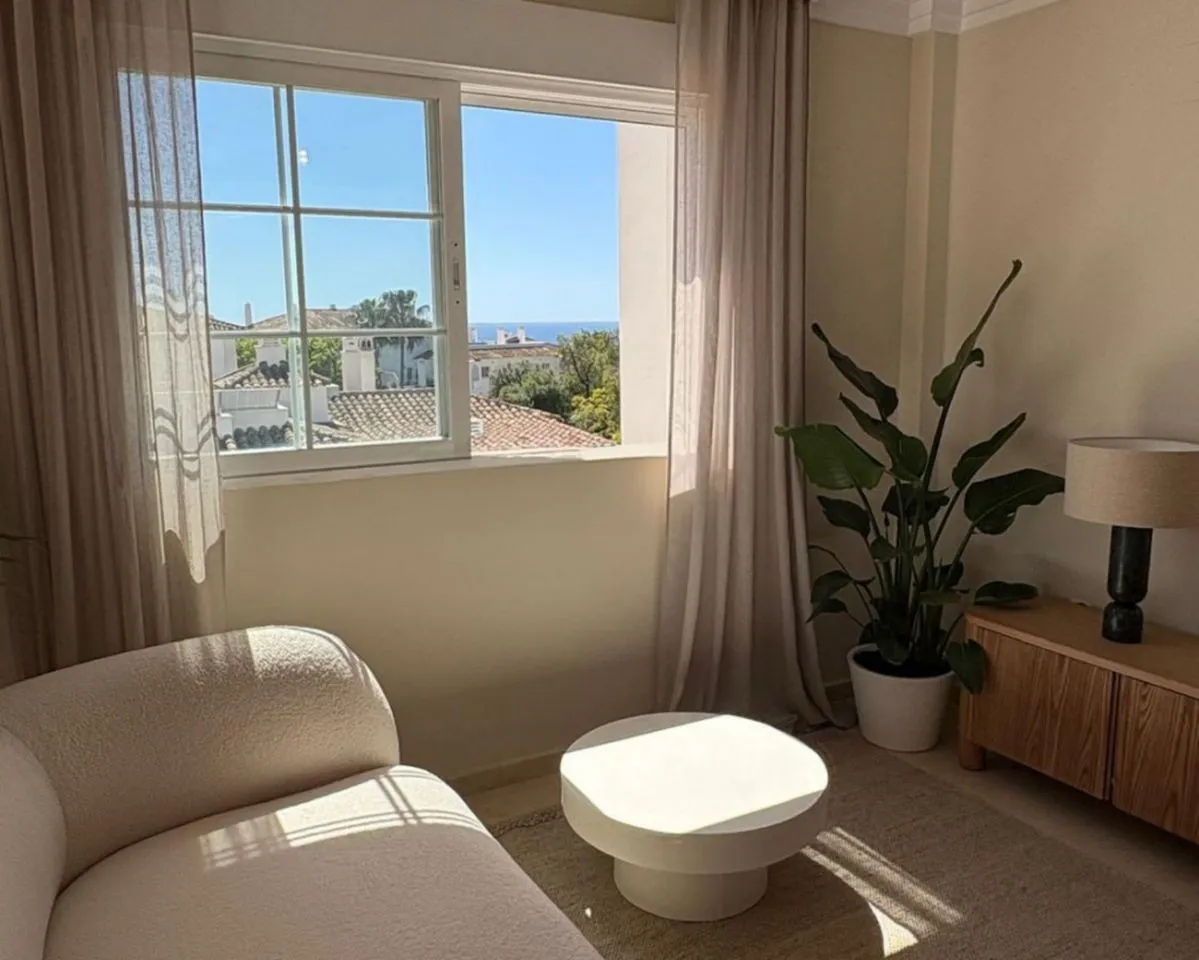 b379f6cb-1f46-4249-875b-2d9d993b58f3