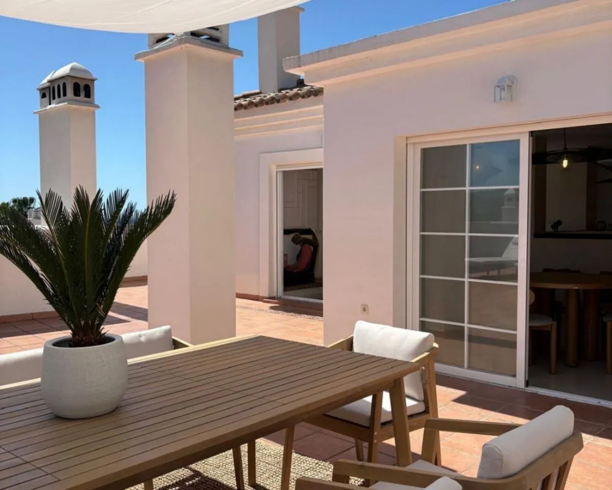 e23f6935-e359-4809-a6a0-881280fd6d15