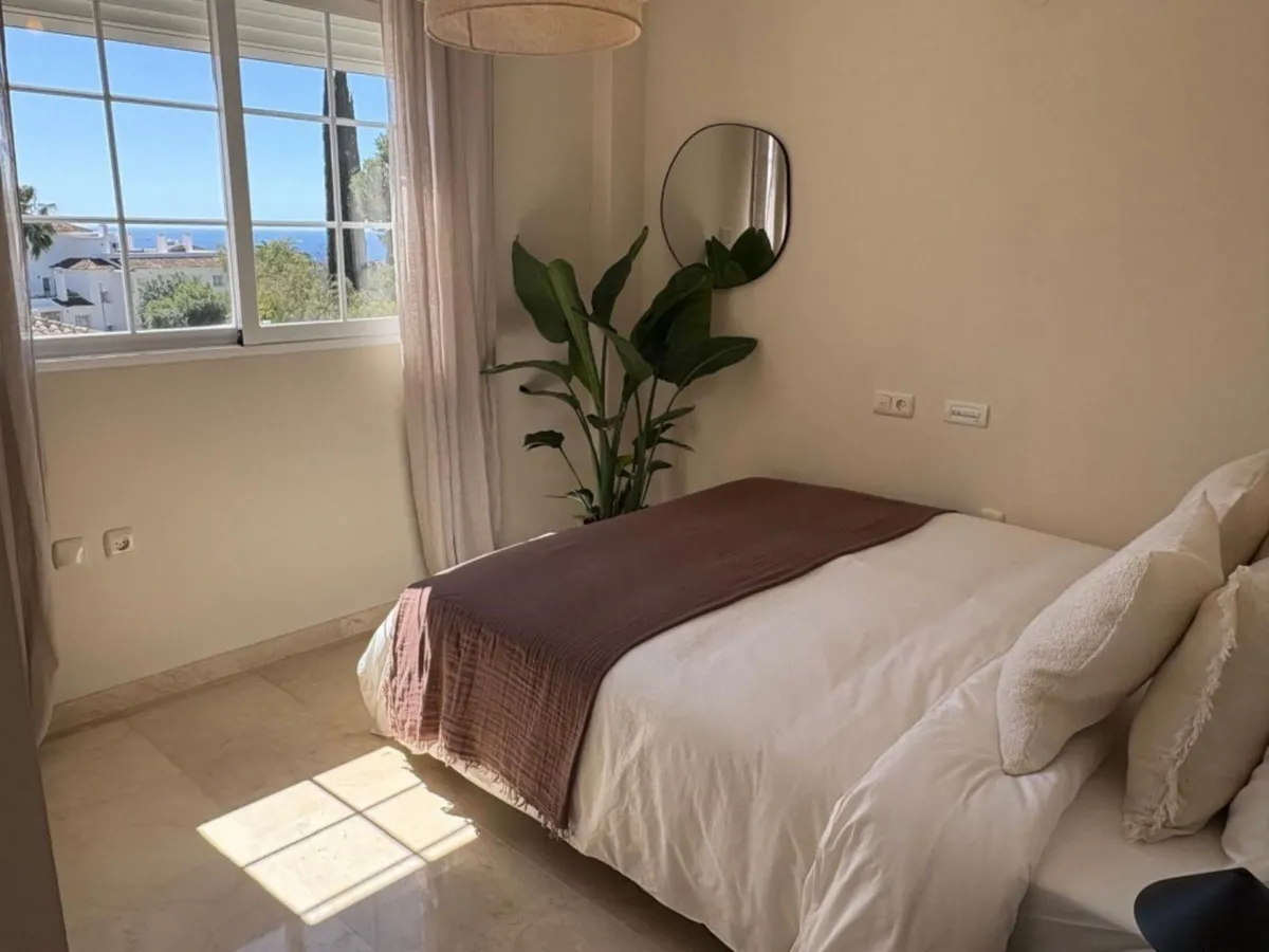 e6cb4b44-1b1a-4870-8f0c-95cc2555972e