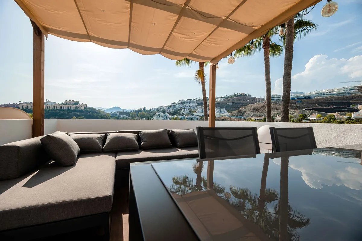 7b91ea00-01d9-4544-bb65-859b24ca0194