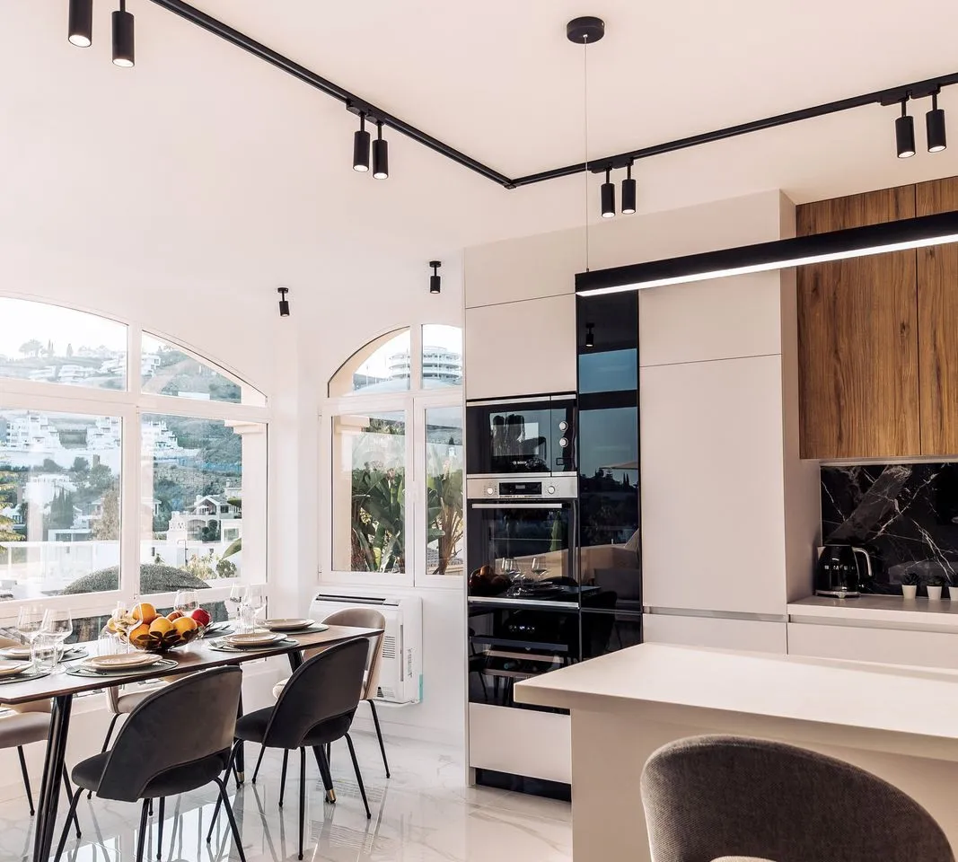 997968df-89aa-4e80-bb90-364c21ffd831