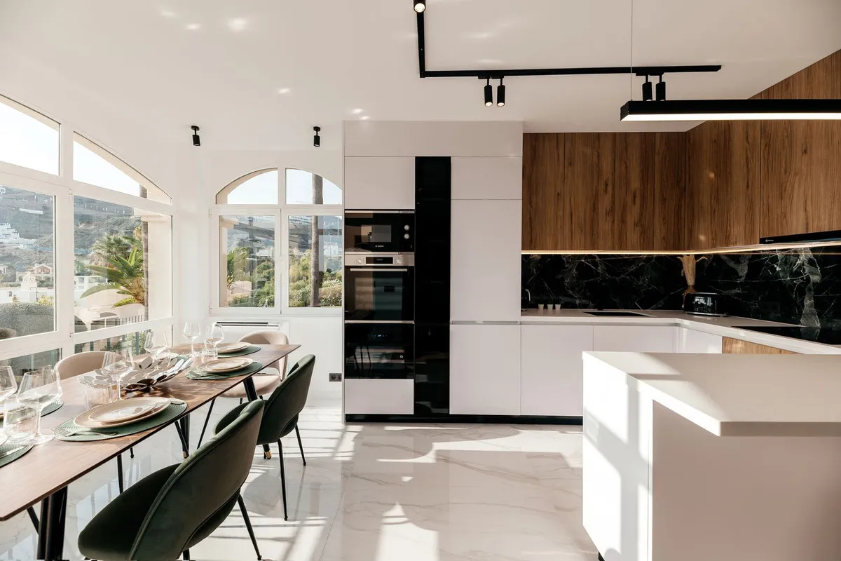 e8d1068c-67c9-4053-be87-7bfa706d013f