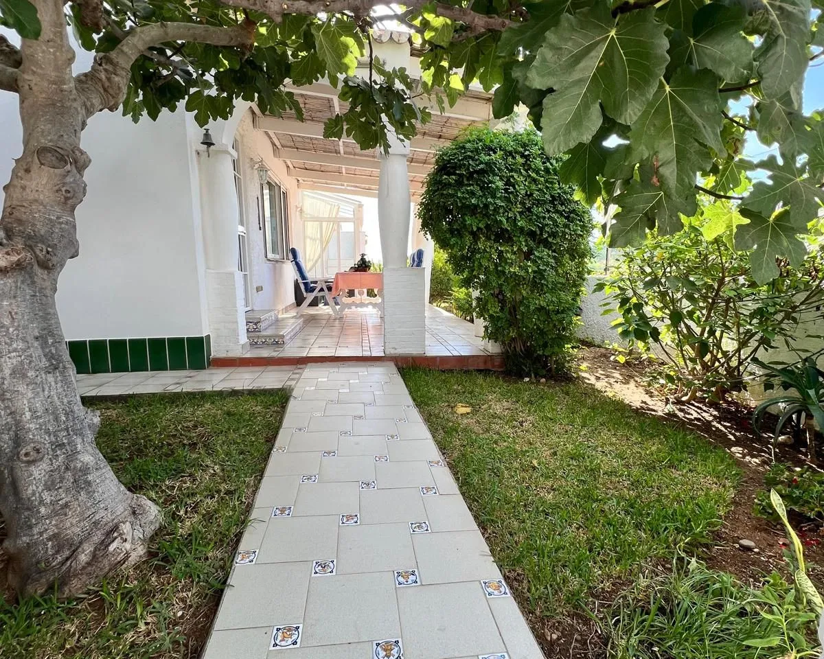 c7a856e0-8370-402b-a645-f6f6003c0c6e