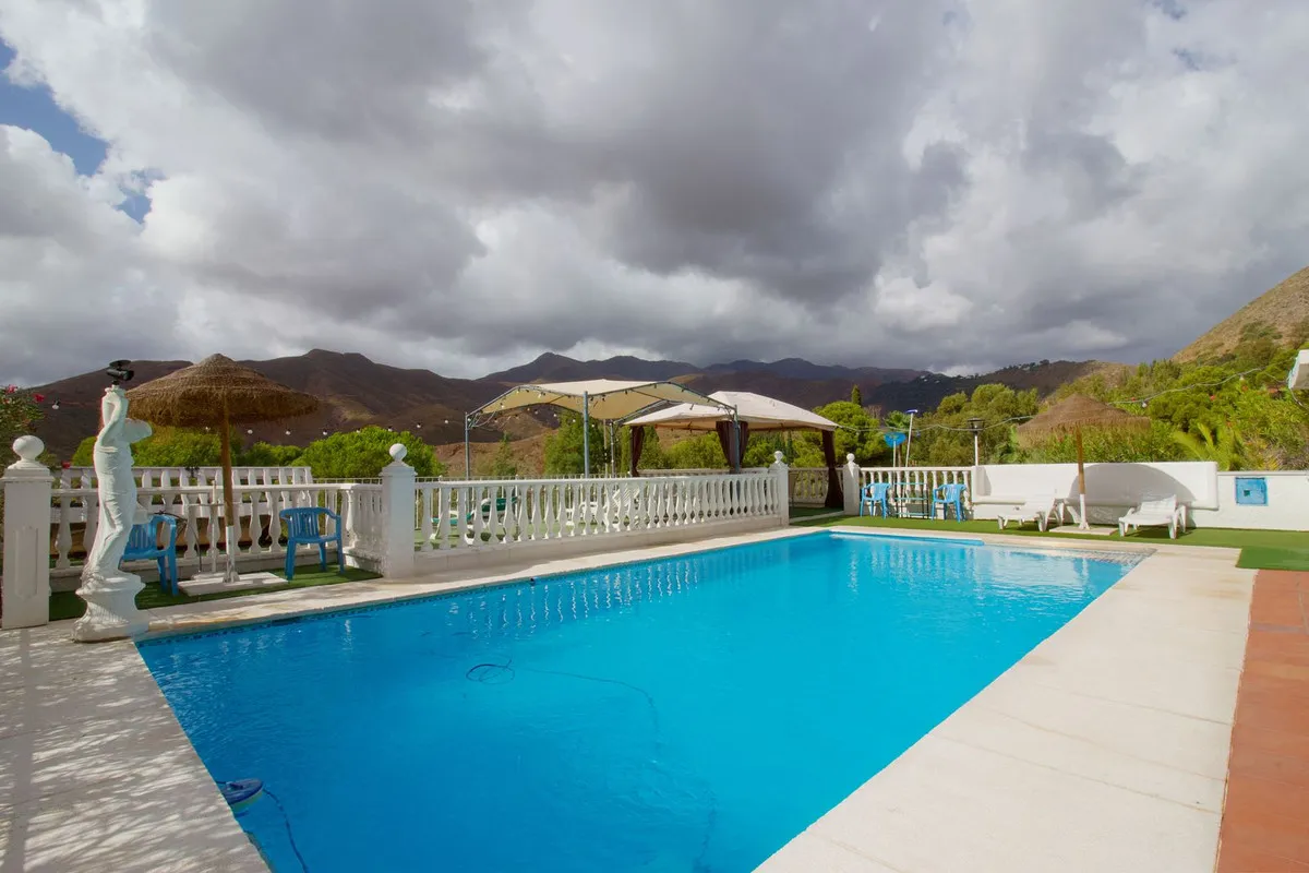 5a65278b-d110-4b66-badd-3fe0d0744063