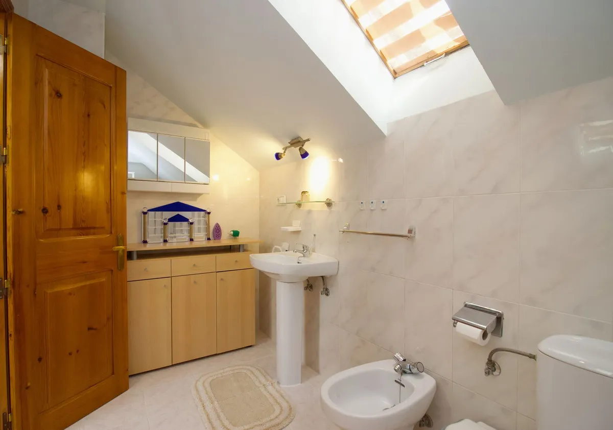 e724ba94-b59e-457d-b99f-85e258e95cfc