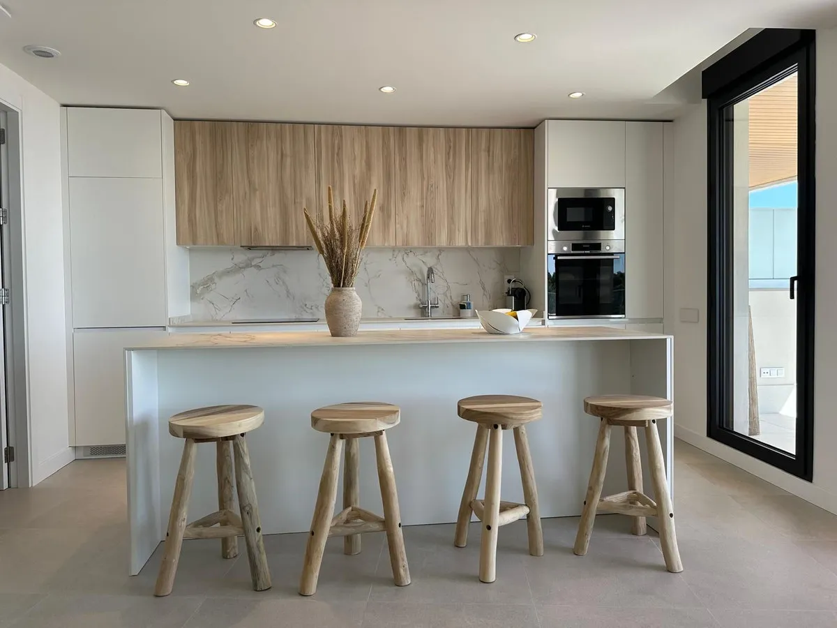 298bd147-07c8-43ff-9f1b-cb550b4aa7a6