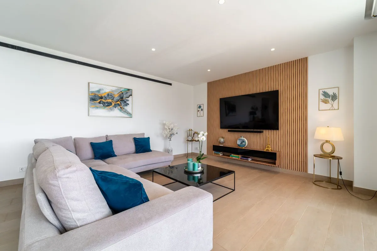 dbb72e14-862a-4634-a61f-ec393f3d0fee