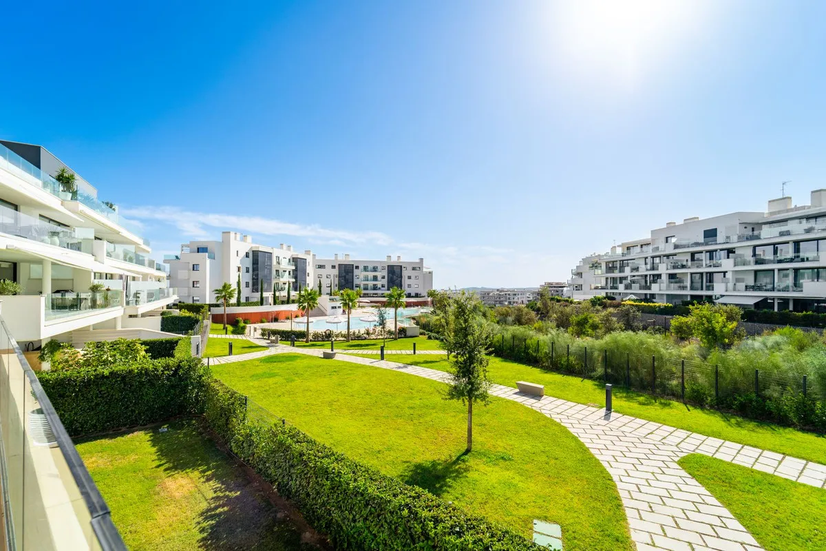 e06067b2-8439-4150-ba8c-9f88123bfbb4