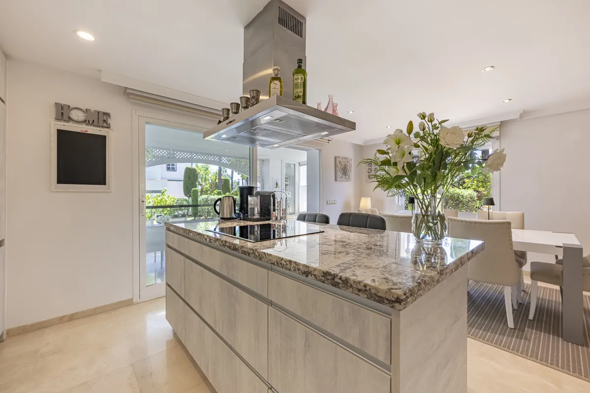 0af889da-2dda-4ba0-9bcd-1ae012c51c7f