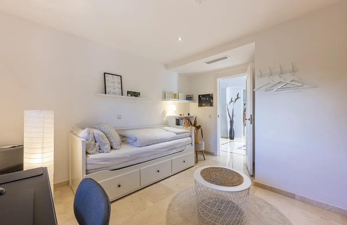 4ee39bca-3b5b-41e5-ab9e-e8771aedf36b