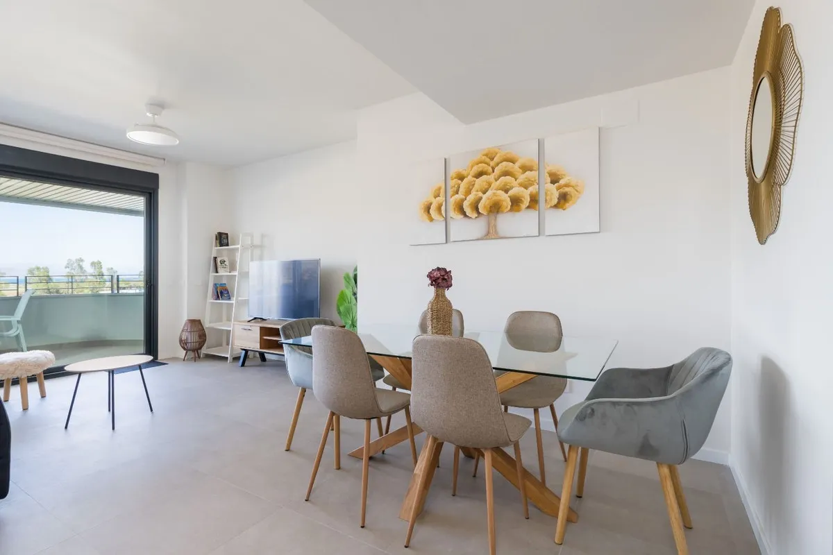 13aa8c4e-2d59-4f14-b76b-ea7a6099b141