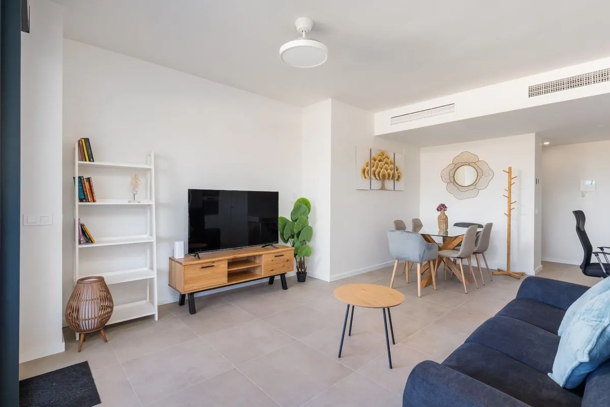 b07380d6-73ed-4a8a-9b37-6a99c96736cf