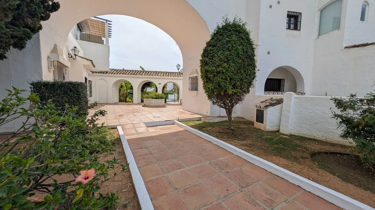 cd676bb0-e808-4ab8-987e-49980415952c