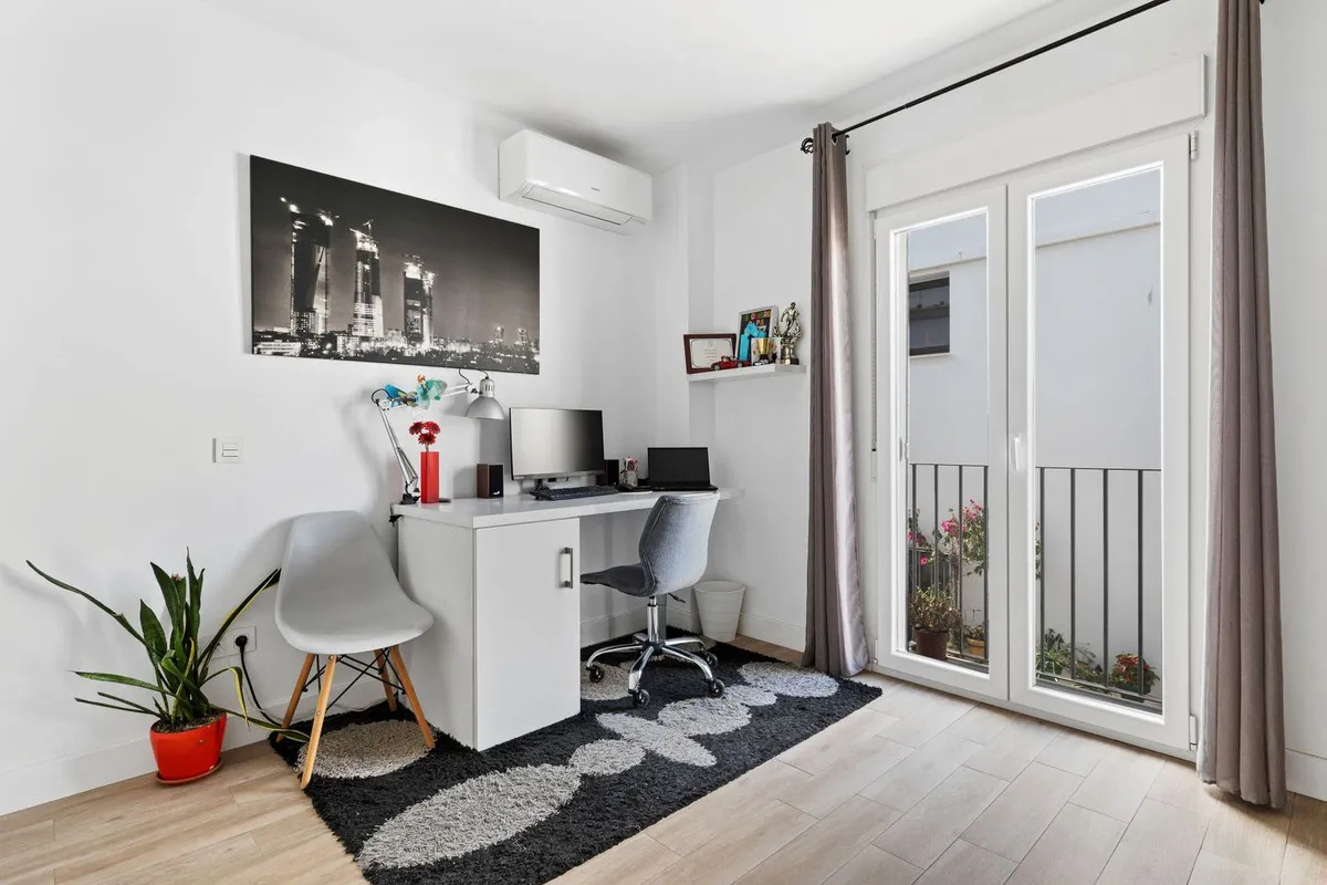 3e7a6f69-8a6c-4878-aaf5-e81a82f5c5f9