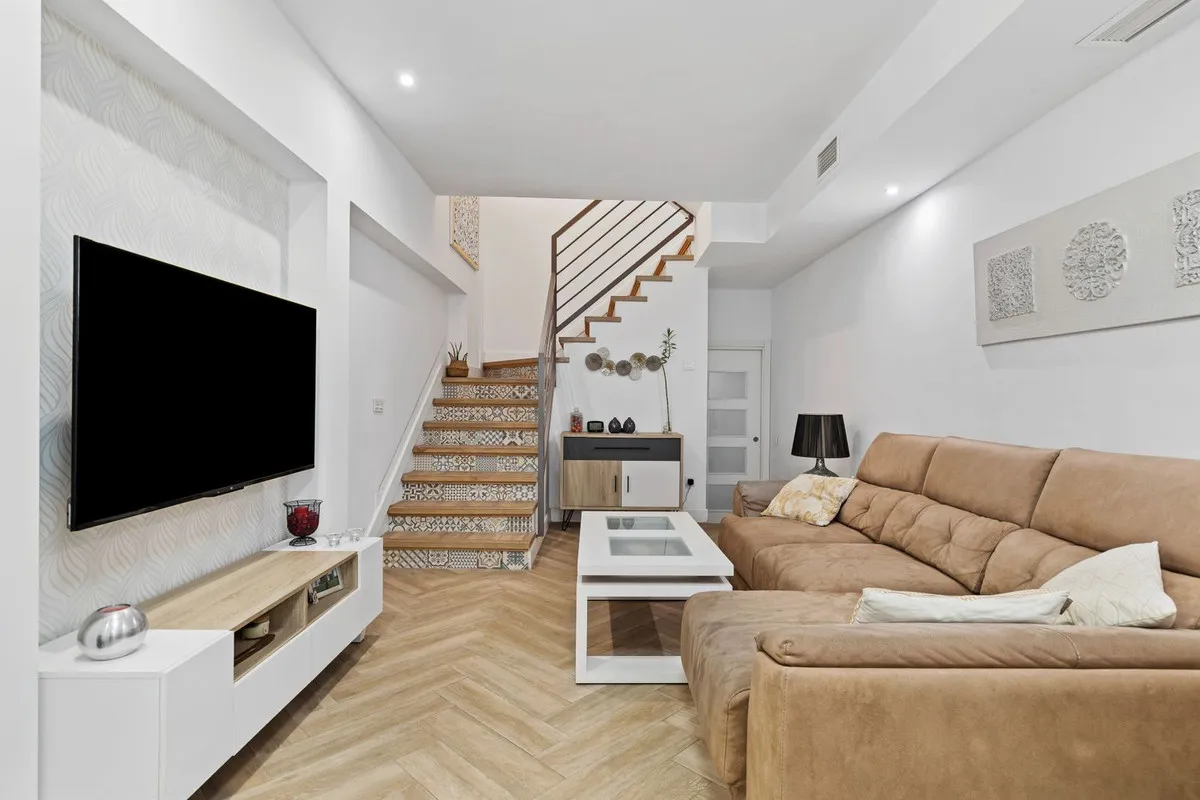 e77a9d07-7d7a-49cb-8671-7a498d3d5d6d