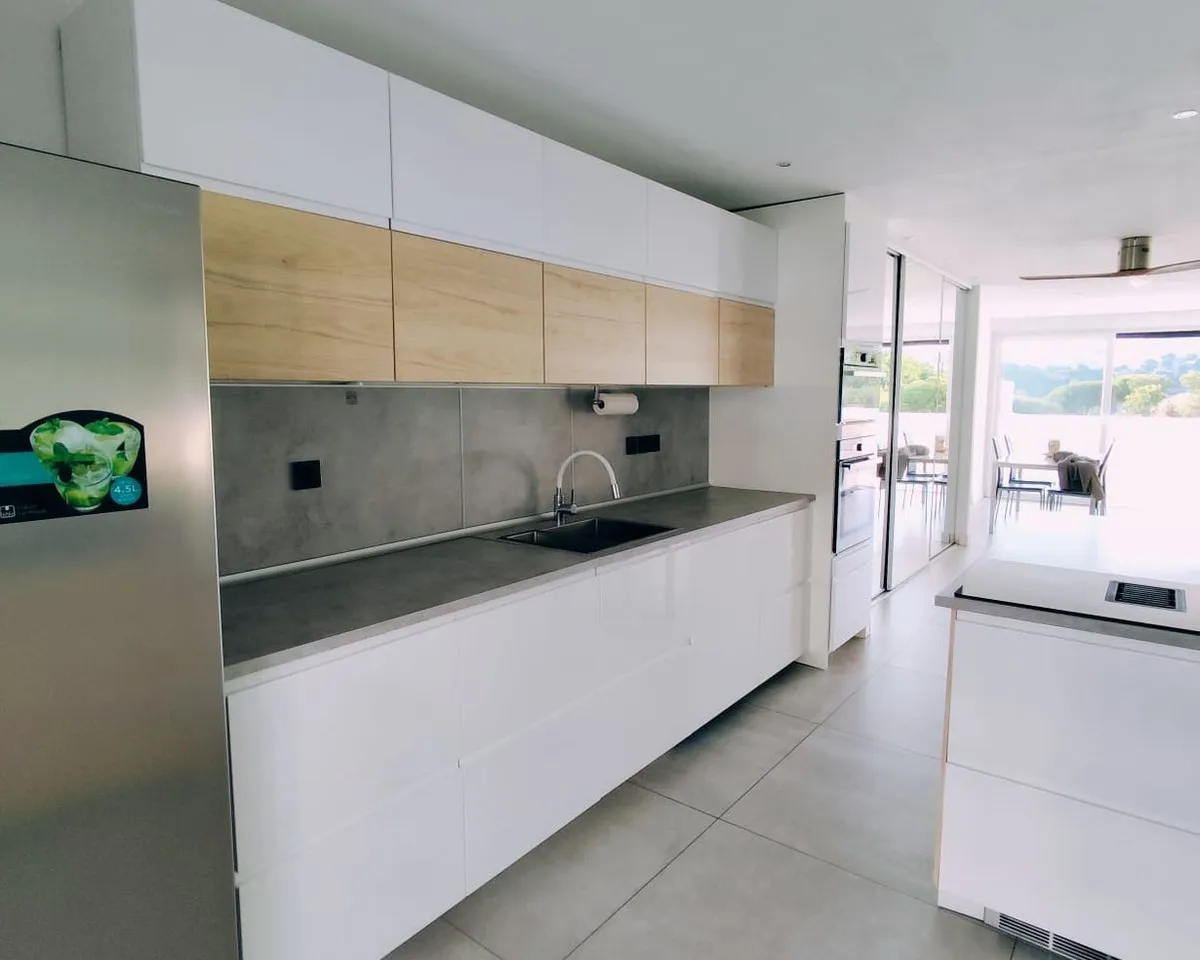 2002b99c-be61-41f9-a302-7d58d1153c25