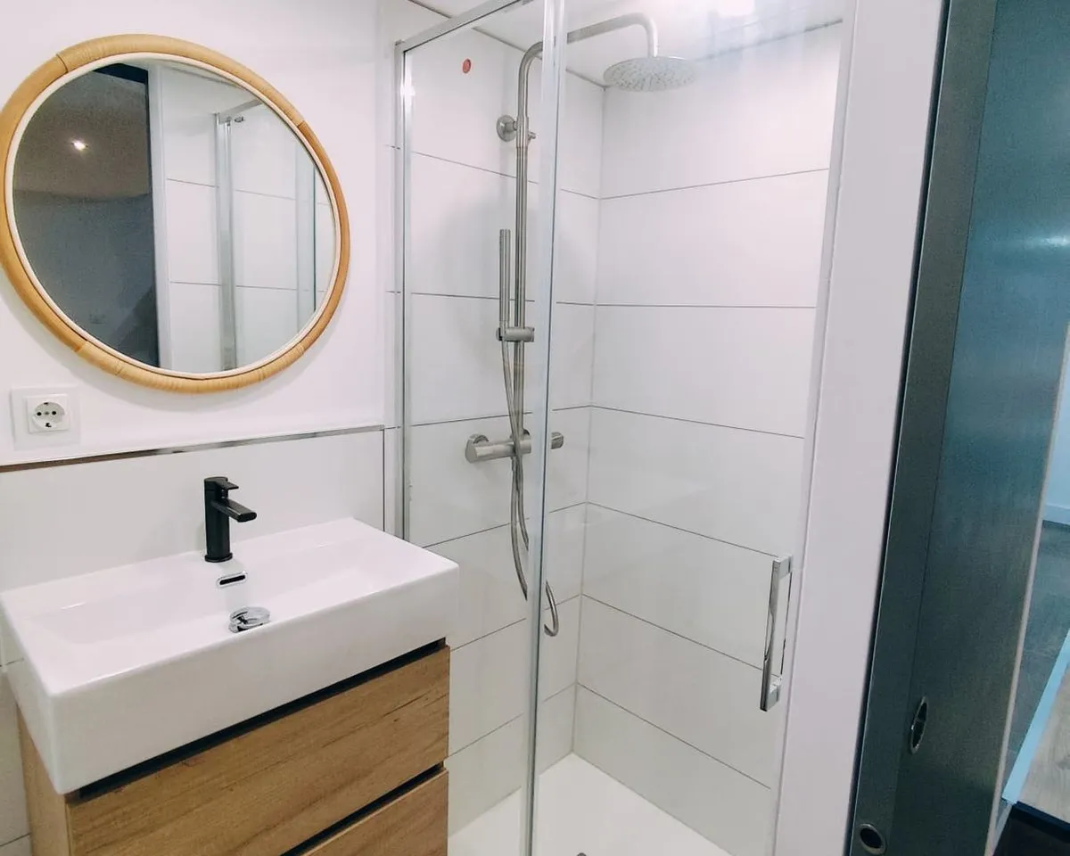 60b88dd3-820f-4bed-b9b1-f93ed13dbd5e