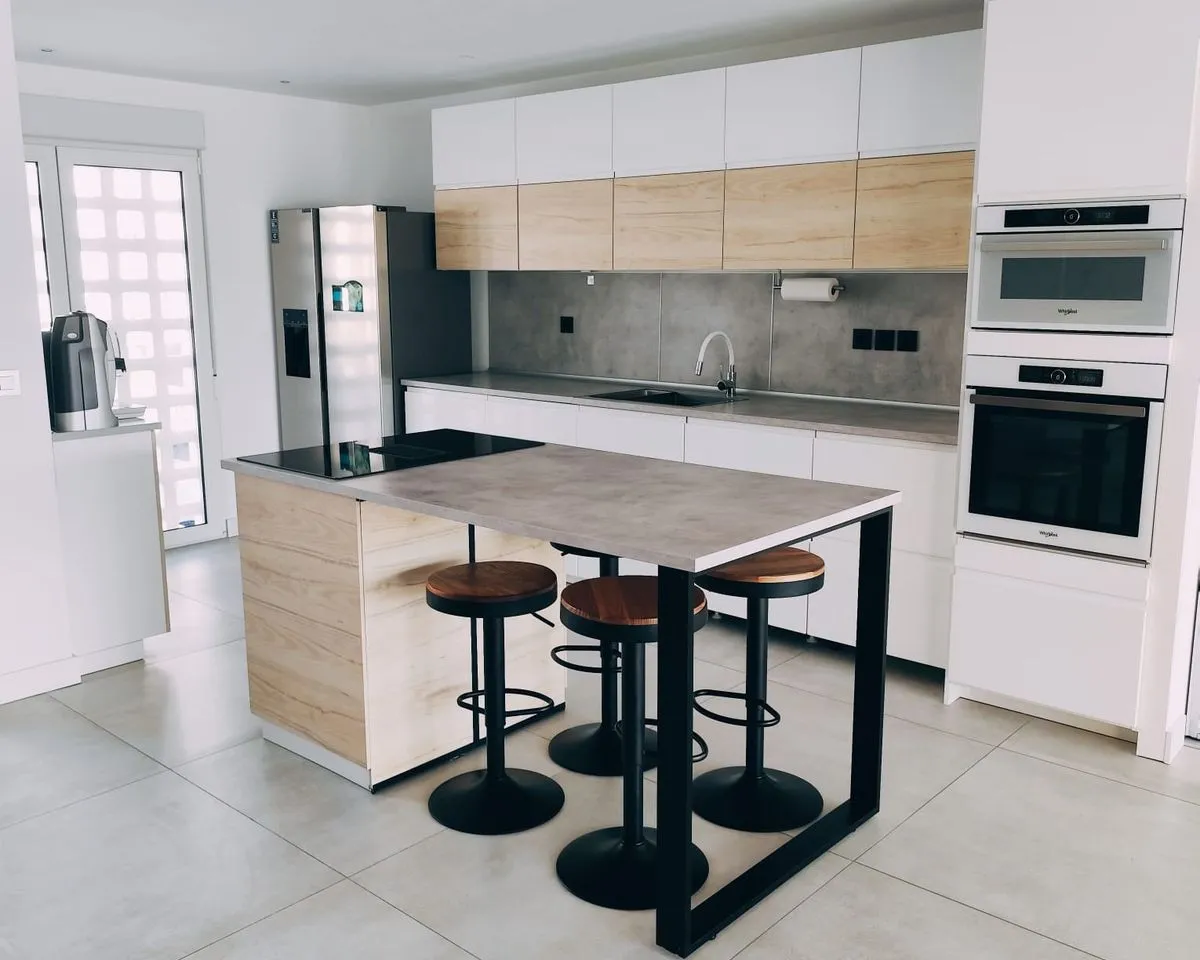 b7ede804-1a0e-4e7c-a156-3f0173ba129f