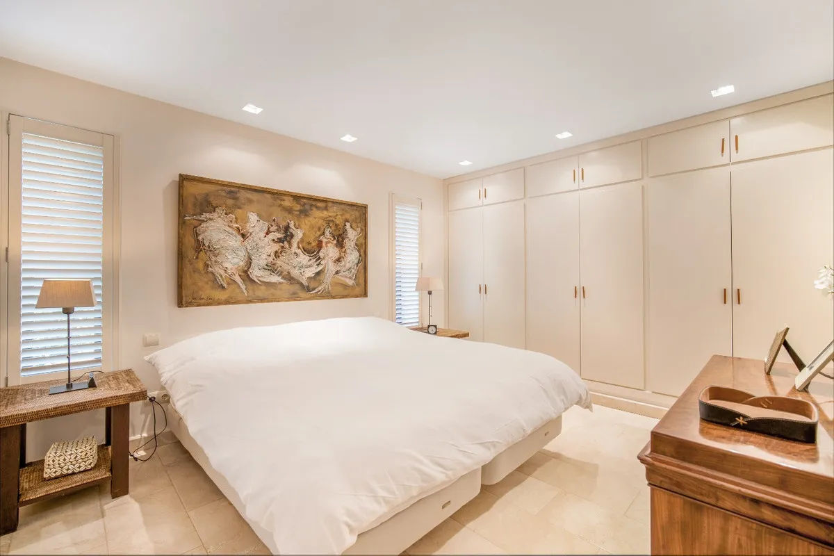 1c03719f-8452-4779-bc88-5446677a6955