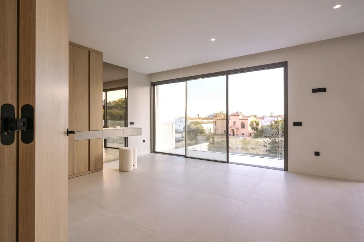 1e2af567-0dbb-416a-a832-cf2c170a68fb