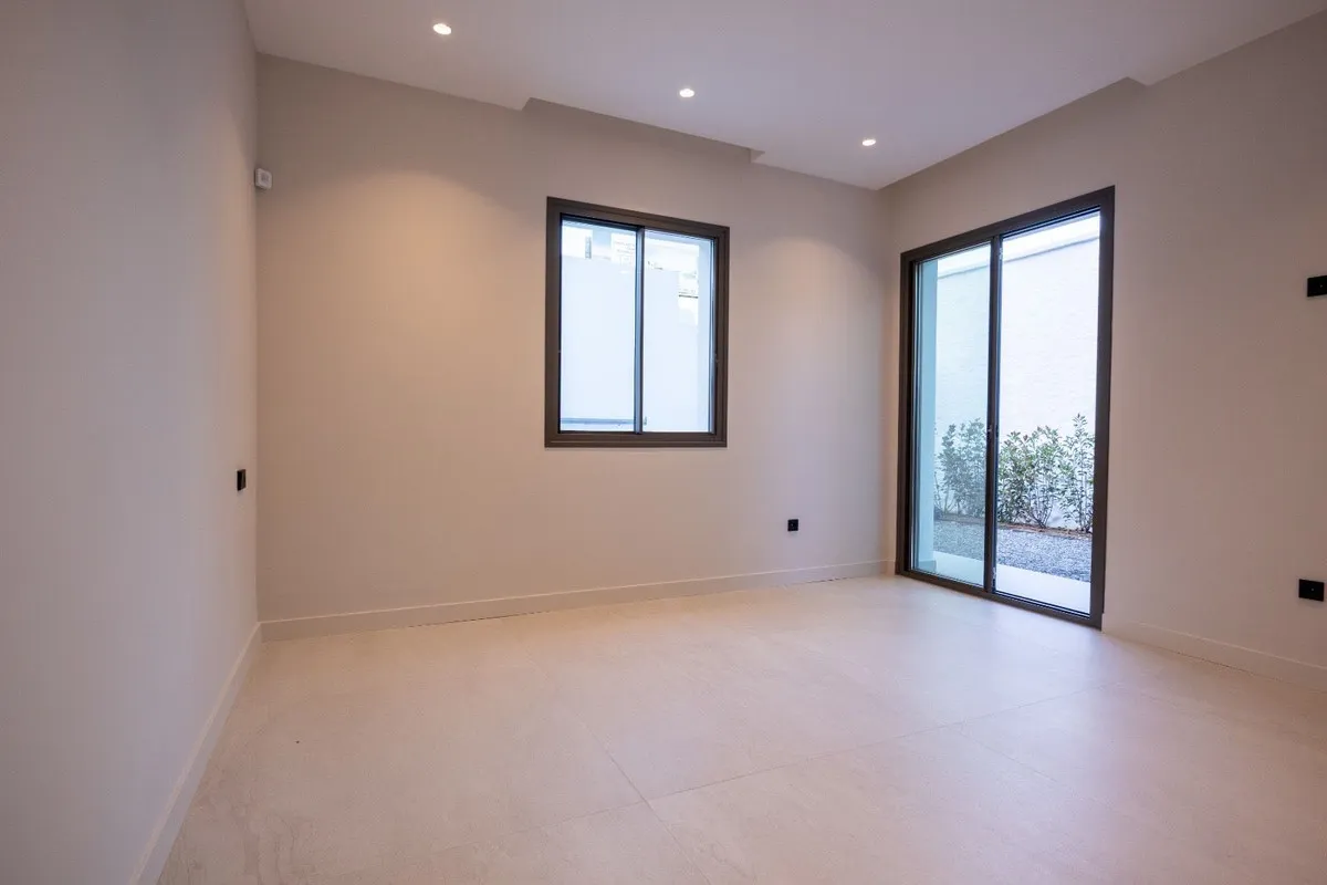 66721285-cf63-40ee-b557-e6d5d6d569d3