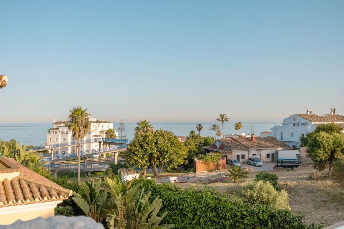 d8103e8f-cb1b-4c68-b16d-8de3b64e2d55