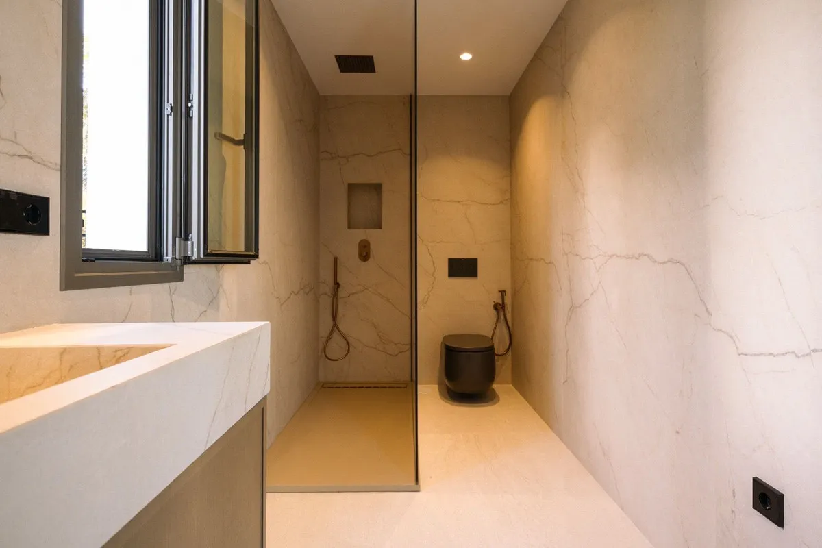 f998cf90-a12d-45f3-bf54-3c450a234e55