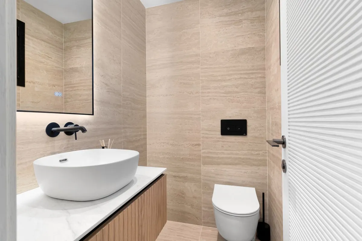 2a04e684-8b9a-4ca4-99ce-5751d5be7076