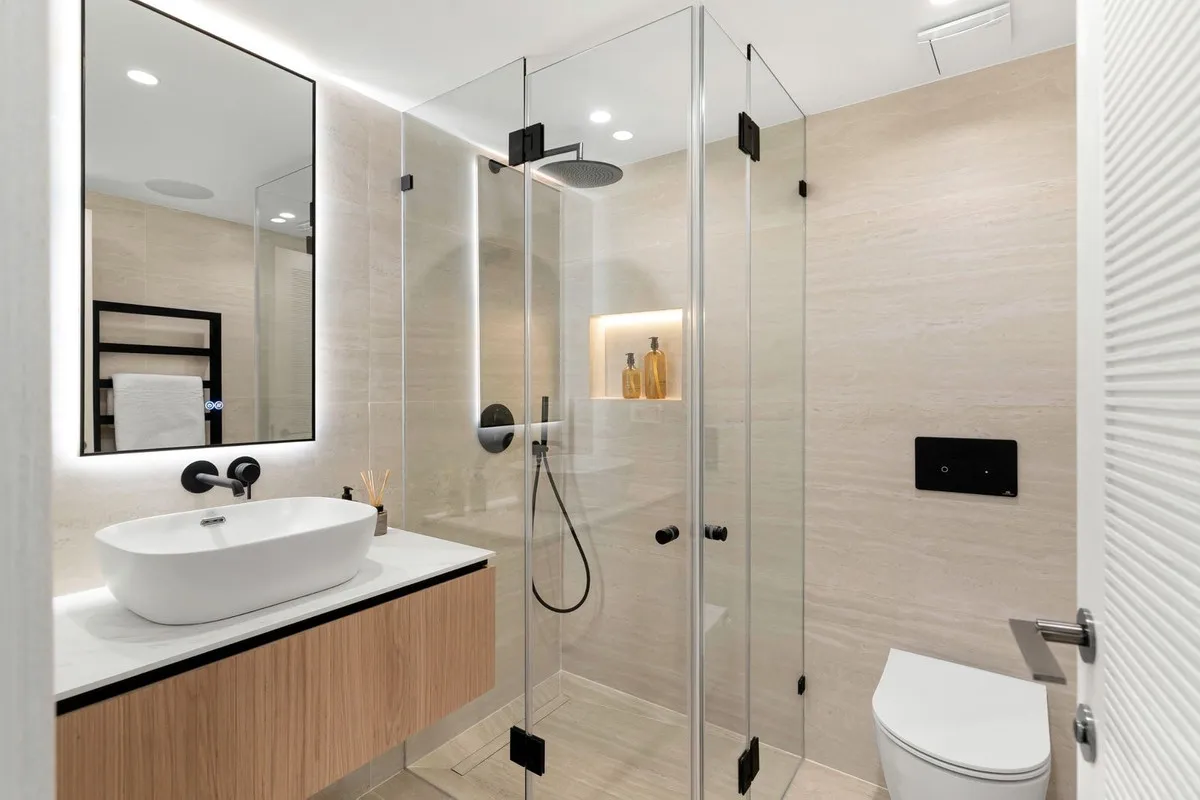 57b8d1cb-f8a4-49a4-82d9-93ba48b63c39