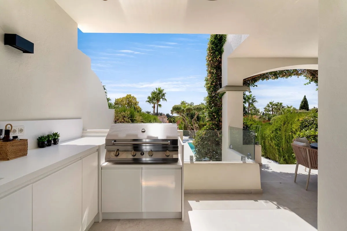 9d4703c0-fc41-42ec-8089-731135a409e6