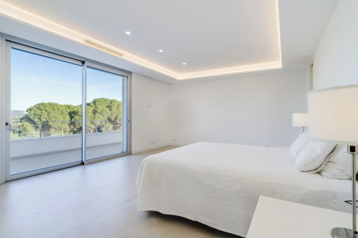 3f6e3e40-0c1b-4b4f-ba8f-082a4c17941f