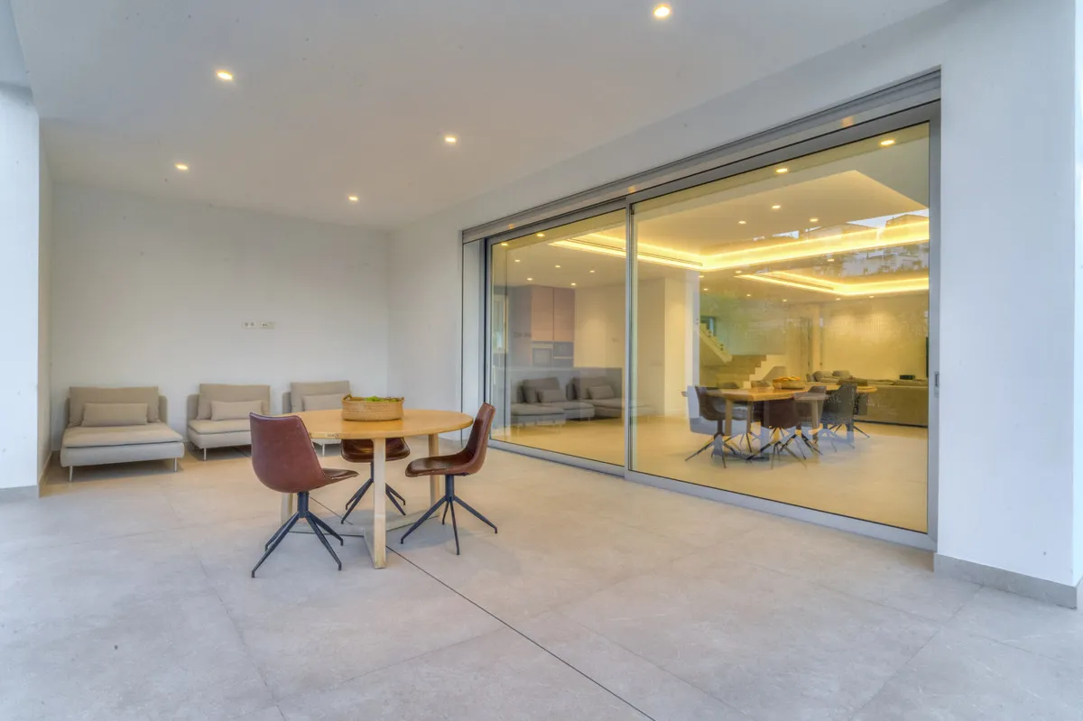 ff3afcd1-a9c0-4abf-be9e-3e2a921a1352