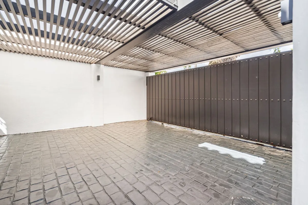 15fd06f5-97aa-4732-a9cd-c70c70d26790