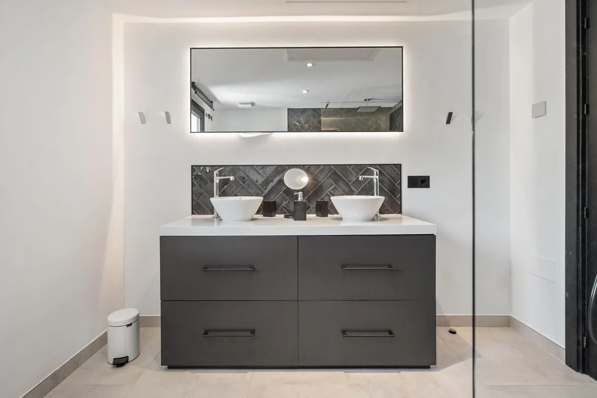 6db29b86-9d76-4c74-92b5-0ca6f8e75297