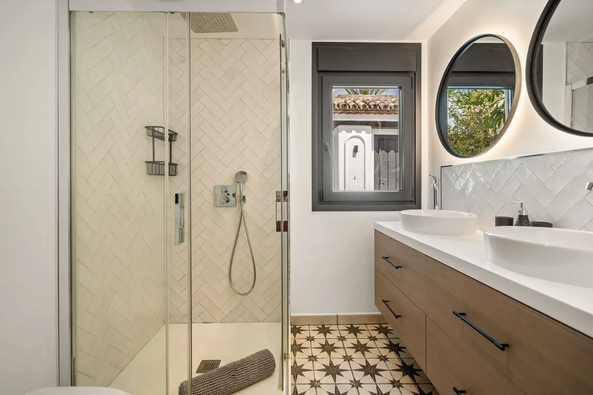 721ed7f9-9392-41ee-9a89-1c127b423508