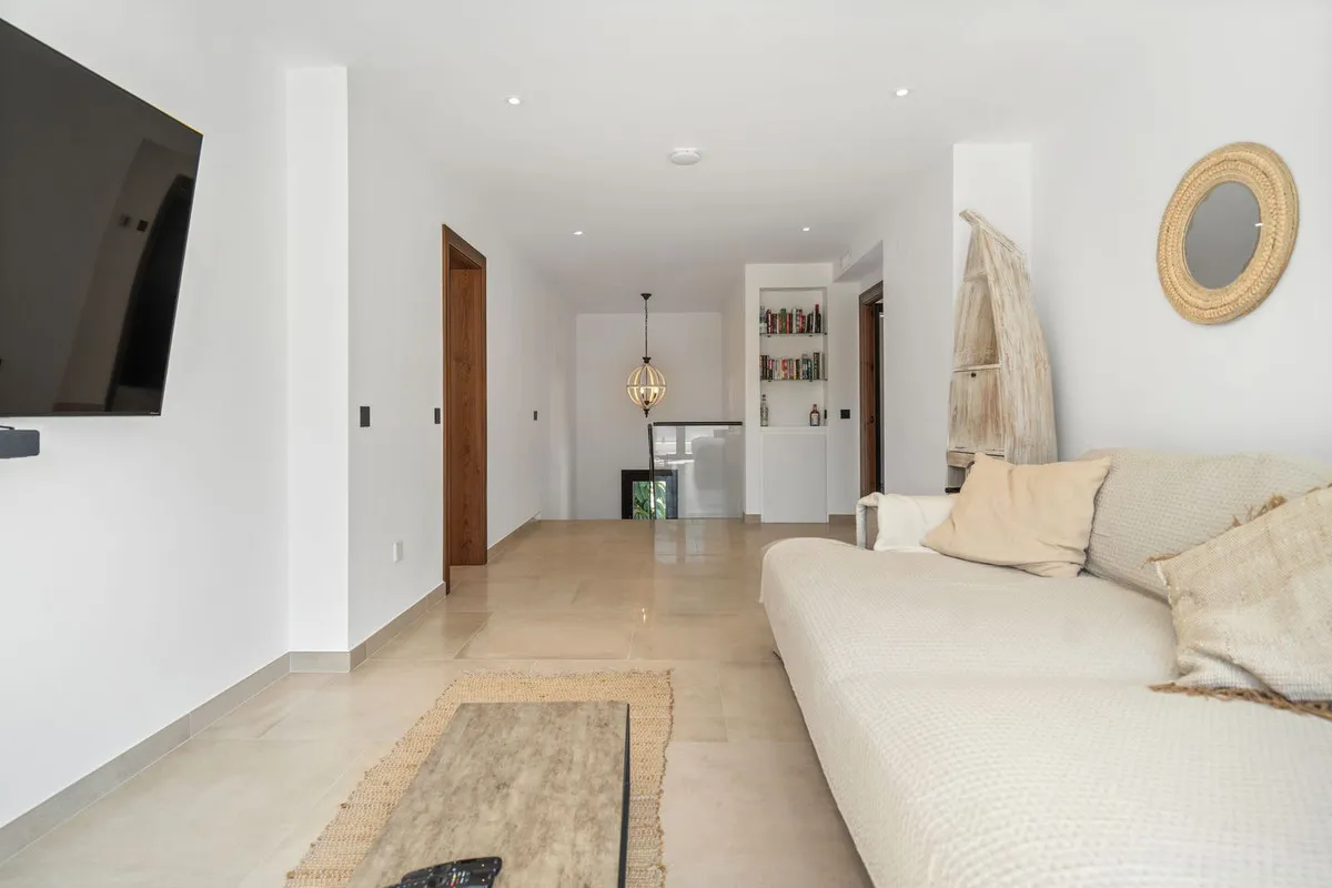 92bf5ad0-f1aa-44f8-b043-e95e2b8f2087