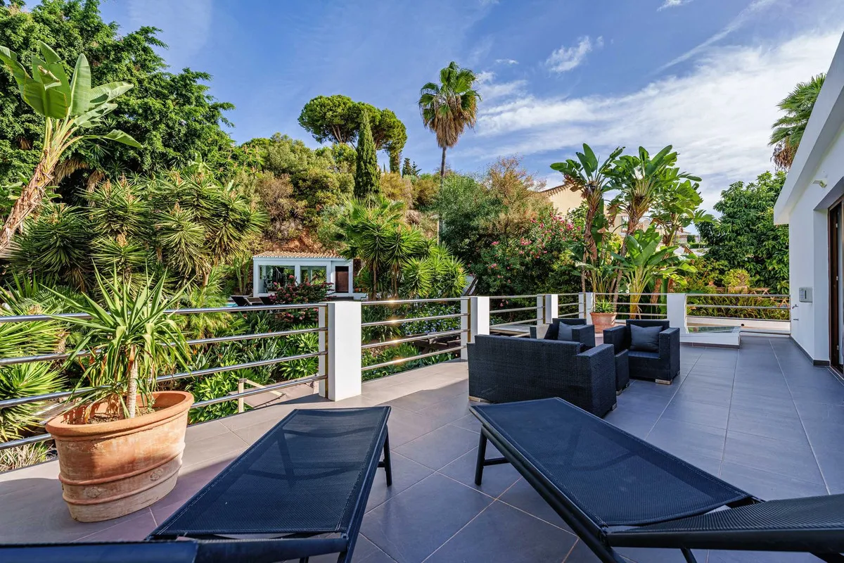 2954fb46-3a44-4d1b-8a2e-35b26e382c68