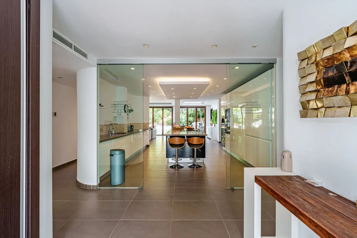 4f415b8f-1c61-4479-85b5-b3c9671eca3b