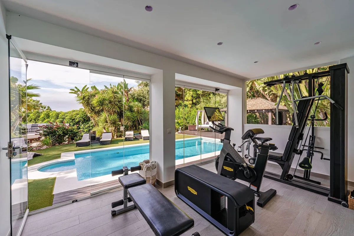 5ab601e6-5a83-49af-aeb1-7a809aa75598