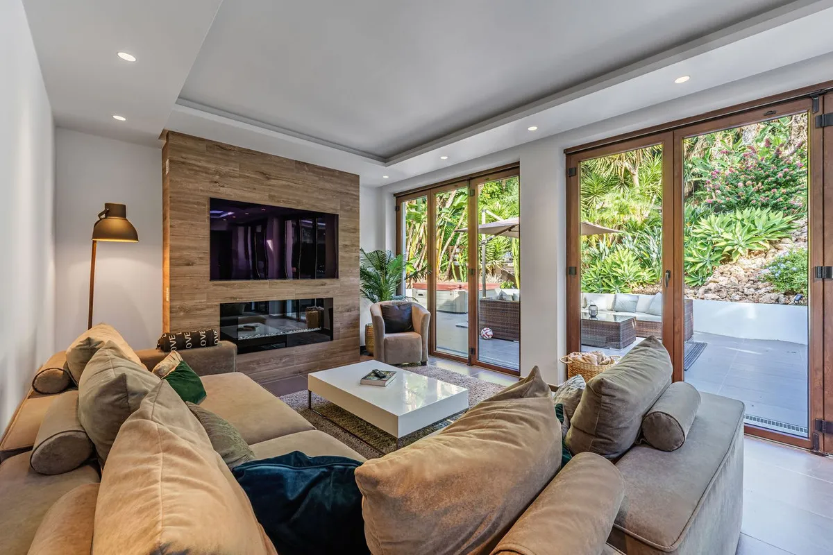 a59456cb-359d-4565-a87a-5cd7ecafbbcb