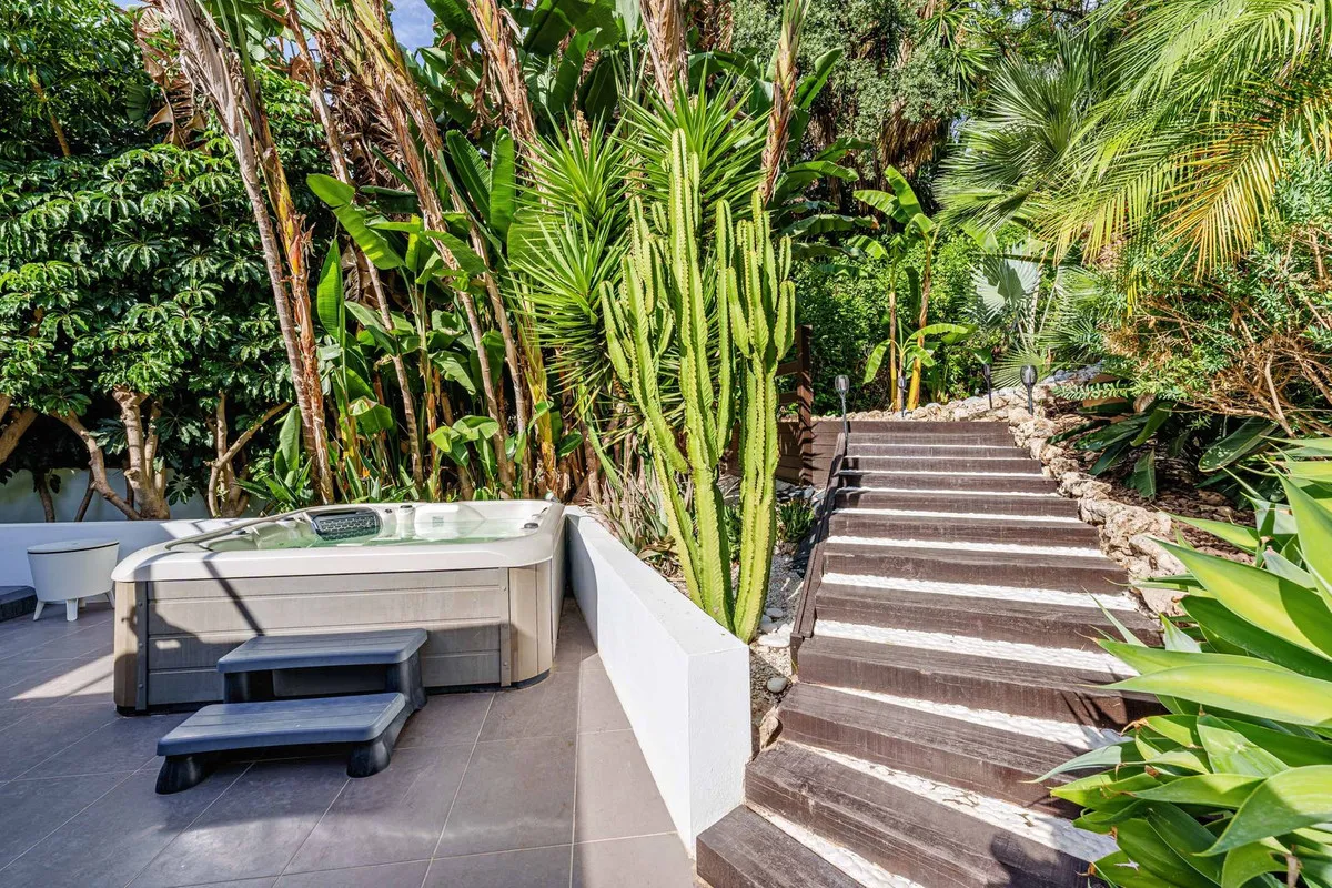 ef73f8fe-ccd8-40bd-8cb3-c42fa4ab7b5c