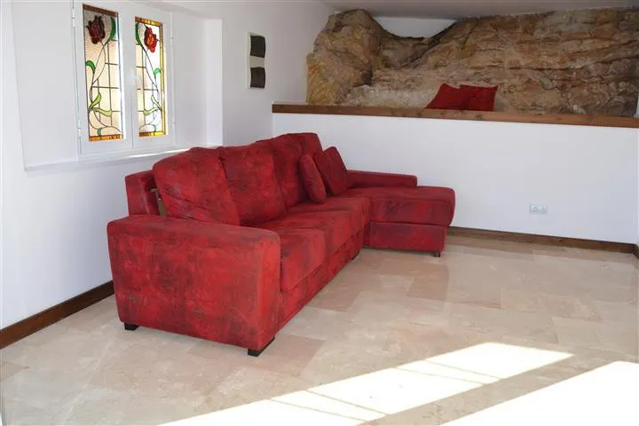 06fb4c87-092c-4af9-a720-a218130293cd