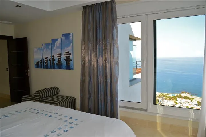 bceb4ef9-0c53-4169-81f0-a515da94b274