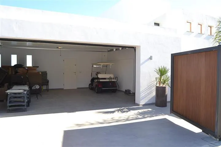 bf116671-9a3b-4314-ba12-5819c0cee84c