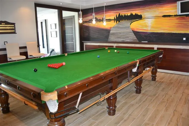 f0977993-8af5-46ba-a463-8296a132587c