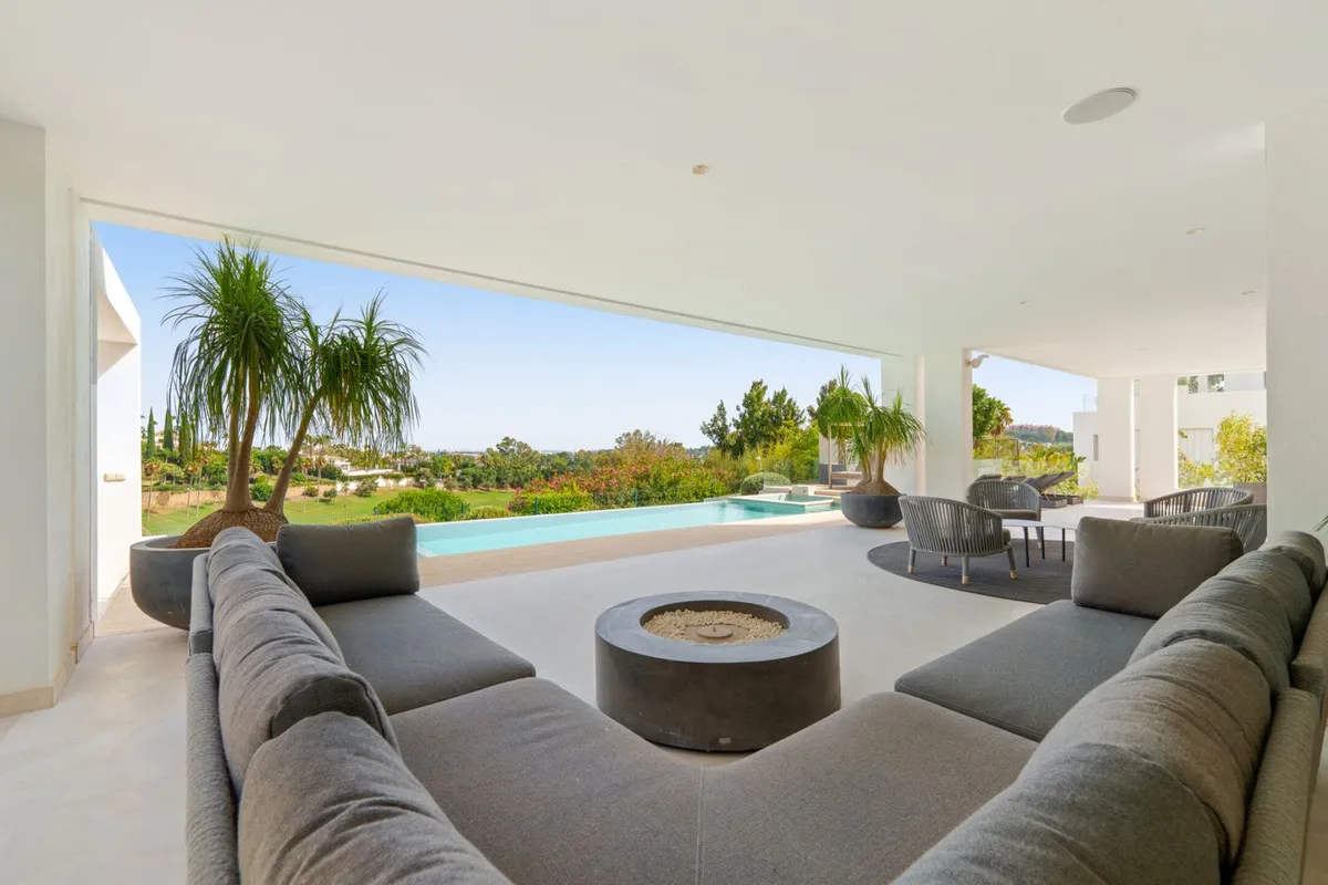 43ddd261-d44c-40a2-ba74-87fda53dad91